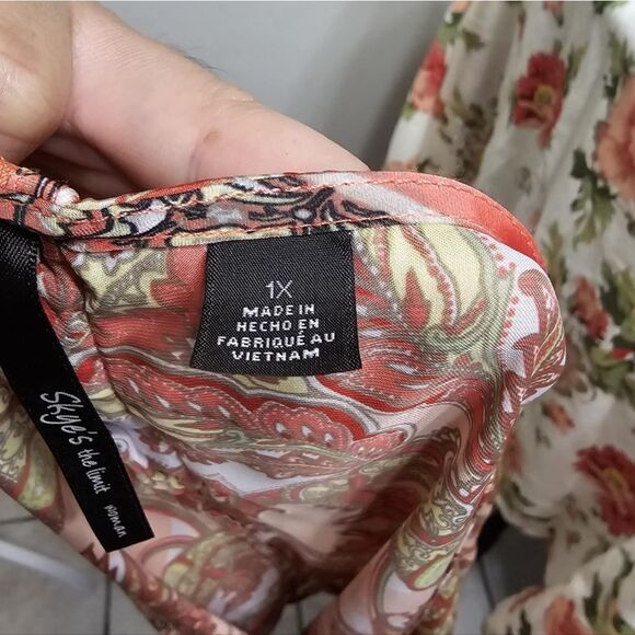 Floral Paisley Sleeveless Top - Picture 6 of 9